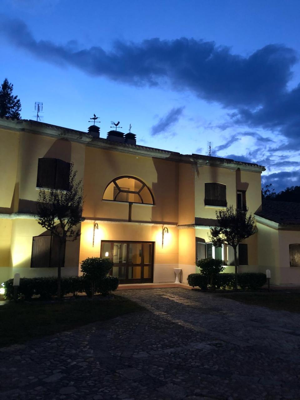 Borgo Villa Maria Monticchio  Buitenkant foto